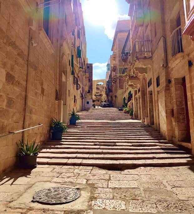 Cove 532 By Savynomad Harbour Residences Wow View Valletta Buitenkant foto